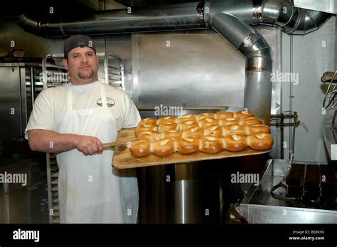 Bagel baker - Enjoy SBB seasonal flavors during special times of the year. Seattle Bagel Bakery at Retail Outlets, Neighborhood Markets, Grocery Stores, Food Outlets in the Puget Sound. Home Delivery with Smith Brothers Farm.